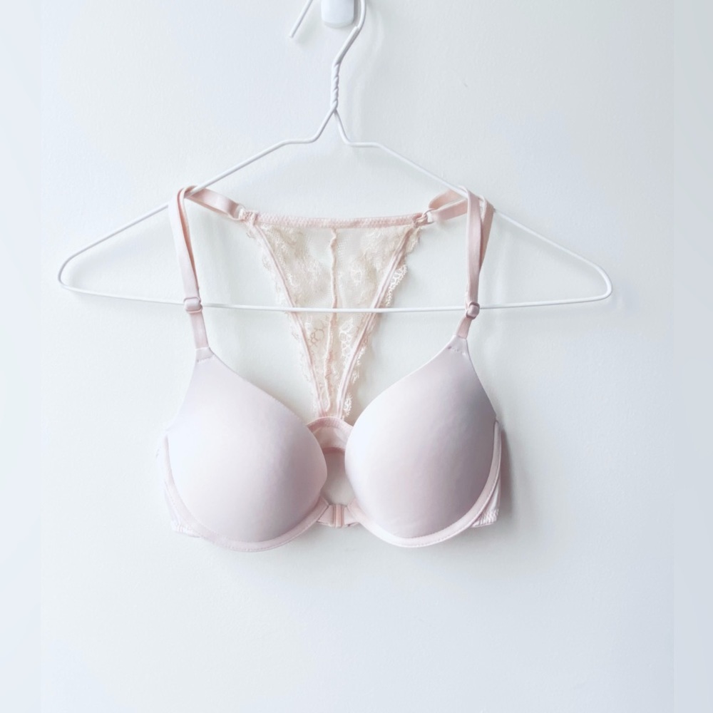 🦋 2 for $25  32 B Bra Front Closure Lace Back Bra